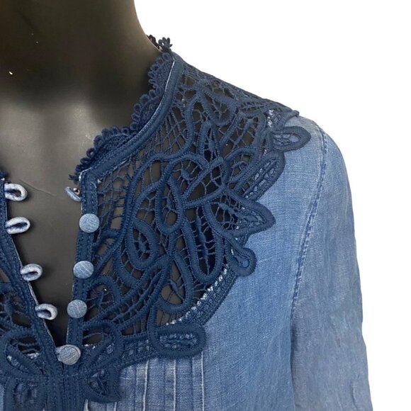 Holding Horses Anthropologie Lace Trim Chambray Top in Blue Size 4 - Picture 5 of 7